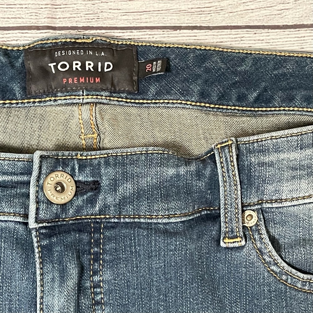 Torrid cuffed shorts - Picture 10 of 12